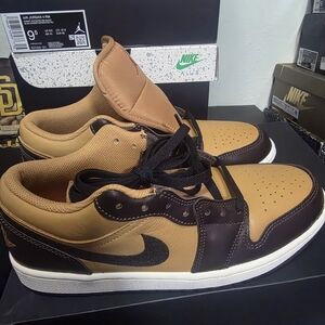 Nike Air Jordan Men's Tan and Black Sneakers